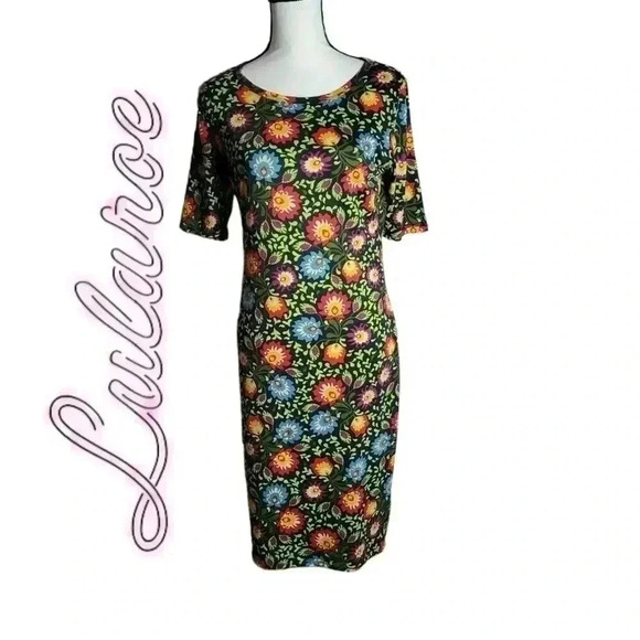 LuLaRoe Dresses & Skirts - Lularoe Julia Dress M